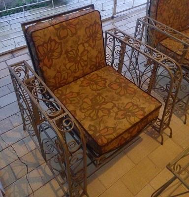 Muebles de hierro forjado. Sofa tres puestos, dos muebles y mesa de centro
